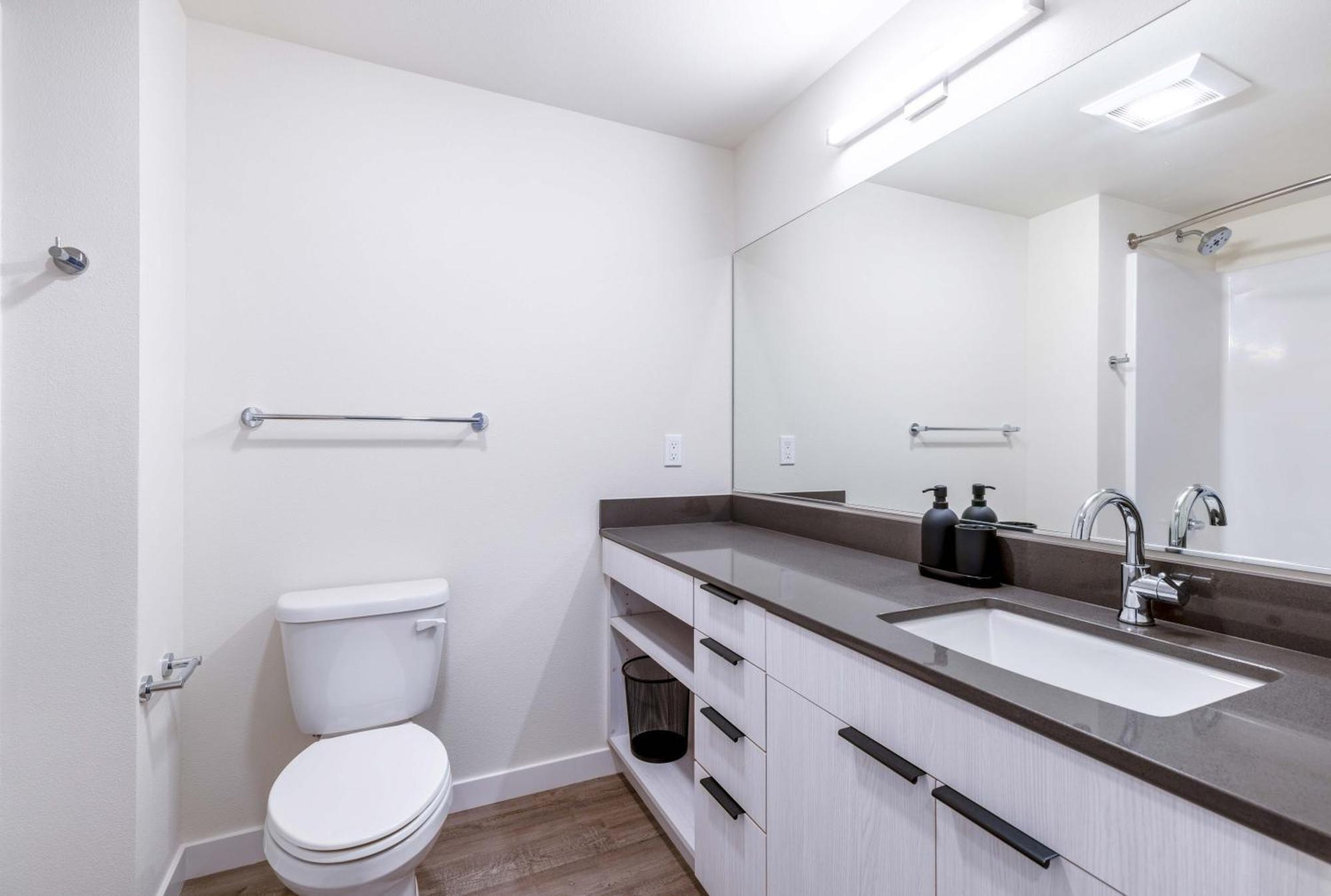 Marina Square Suites Бремертон Экстерьер фото