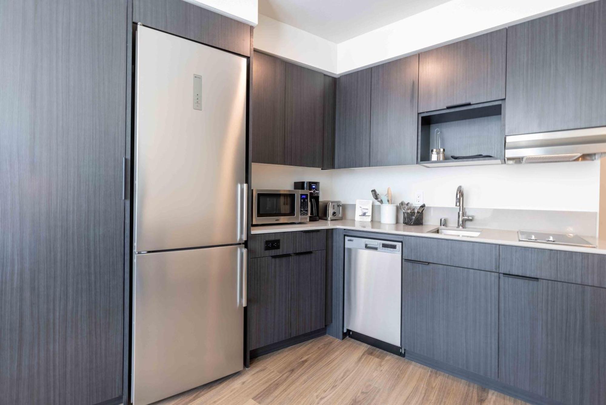Marina Square Suites Бремертон Экстерьер фото